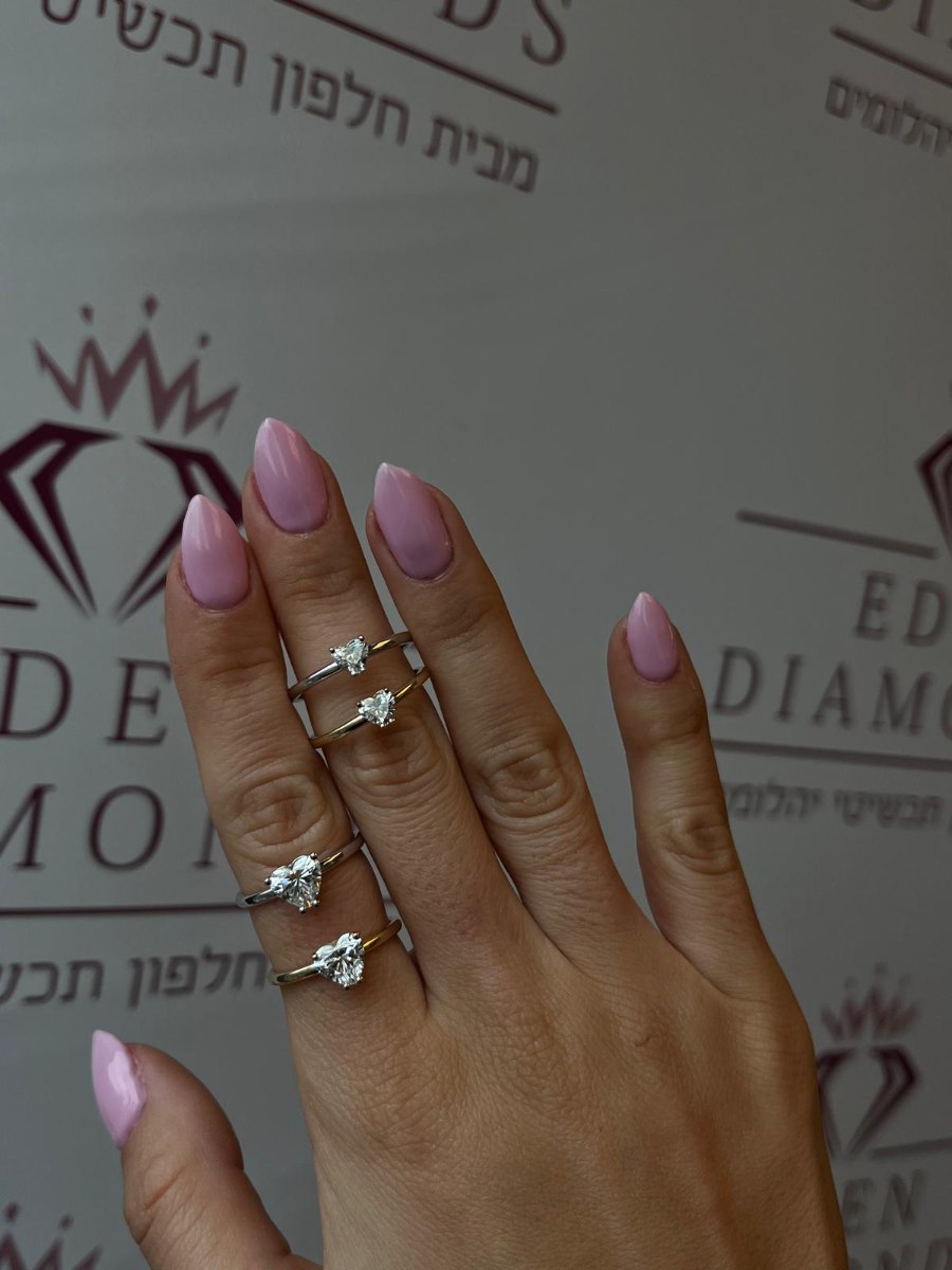 טבעת רון משובצת יהלום לב מעבדה